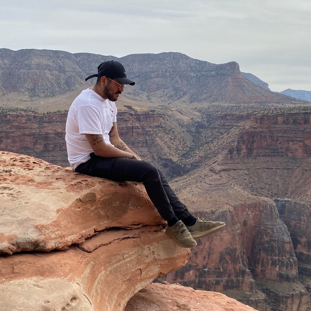 Meet your Posher, Leo